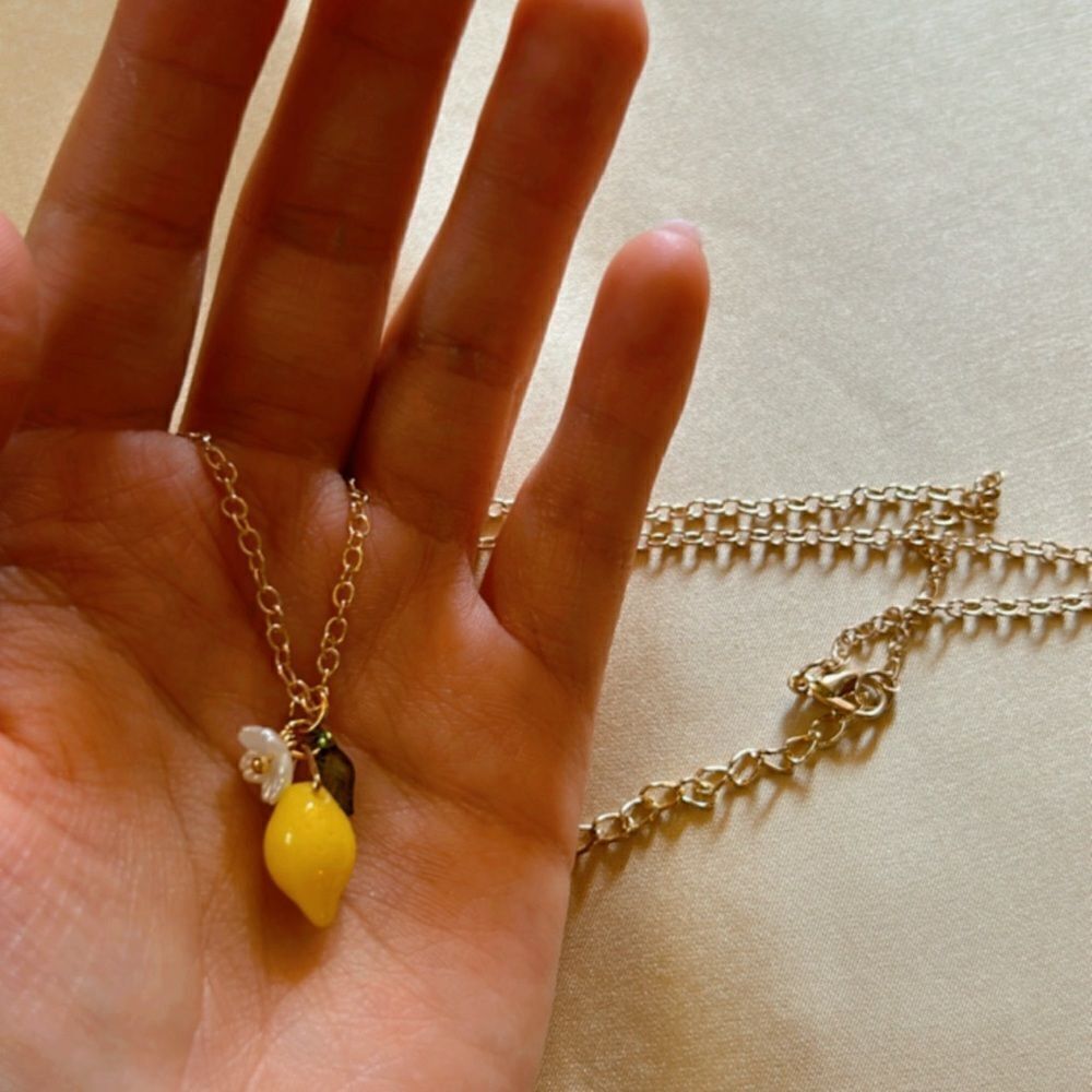 summery lemon necklace A441 - Picture 4 of 4